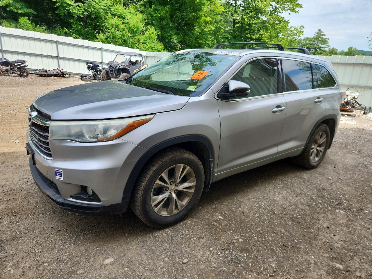 2015 Toyota Highlander Xle Silver vin: 5TDJKRFH2FS140699