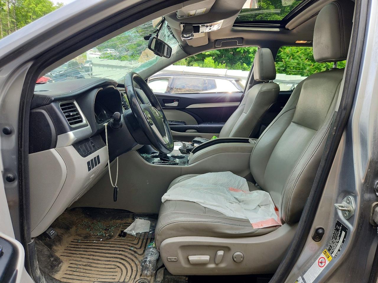 2015 Toyota Highlander Xle Silver vin: 5TDJKRFH2FS140699