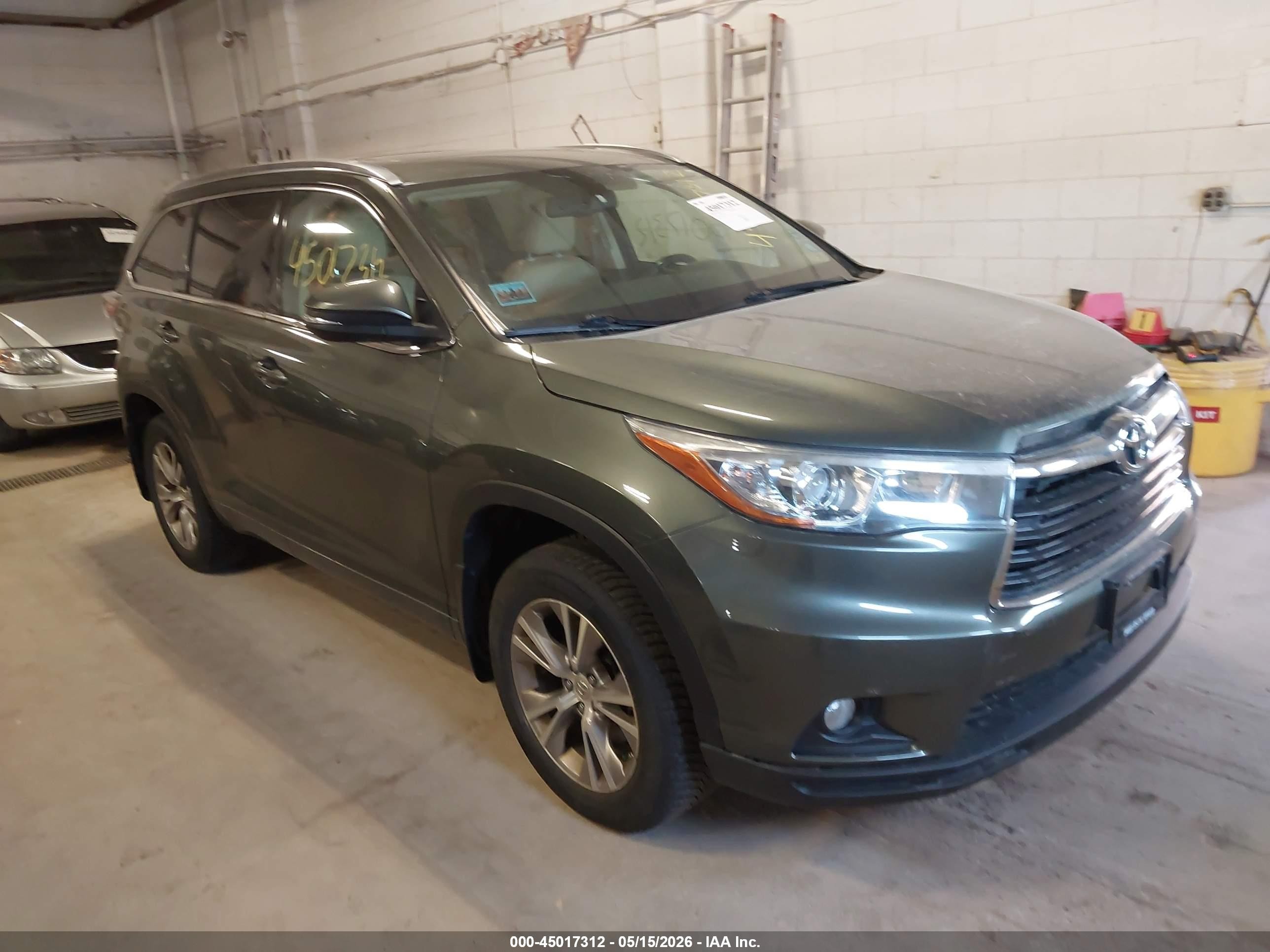 2015 Toyota Highlander Xle V6 Green vin: 5TDJKRFH2FS171242