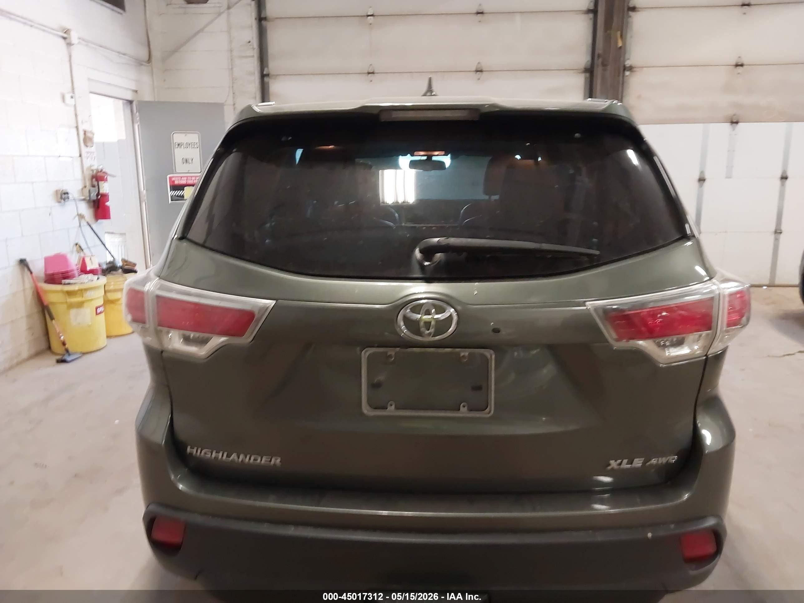 2015 Toyota Highlander Xle V6 Green vin: 5TDJKRFH2FS171242