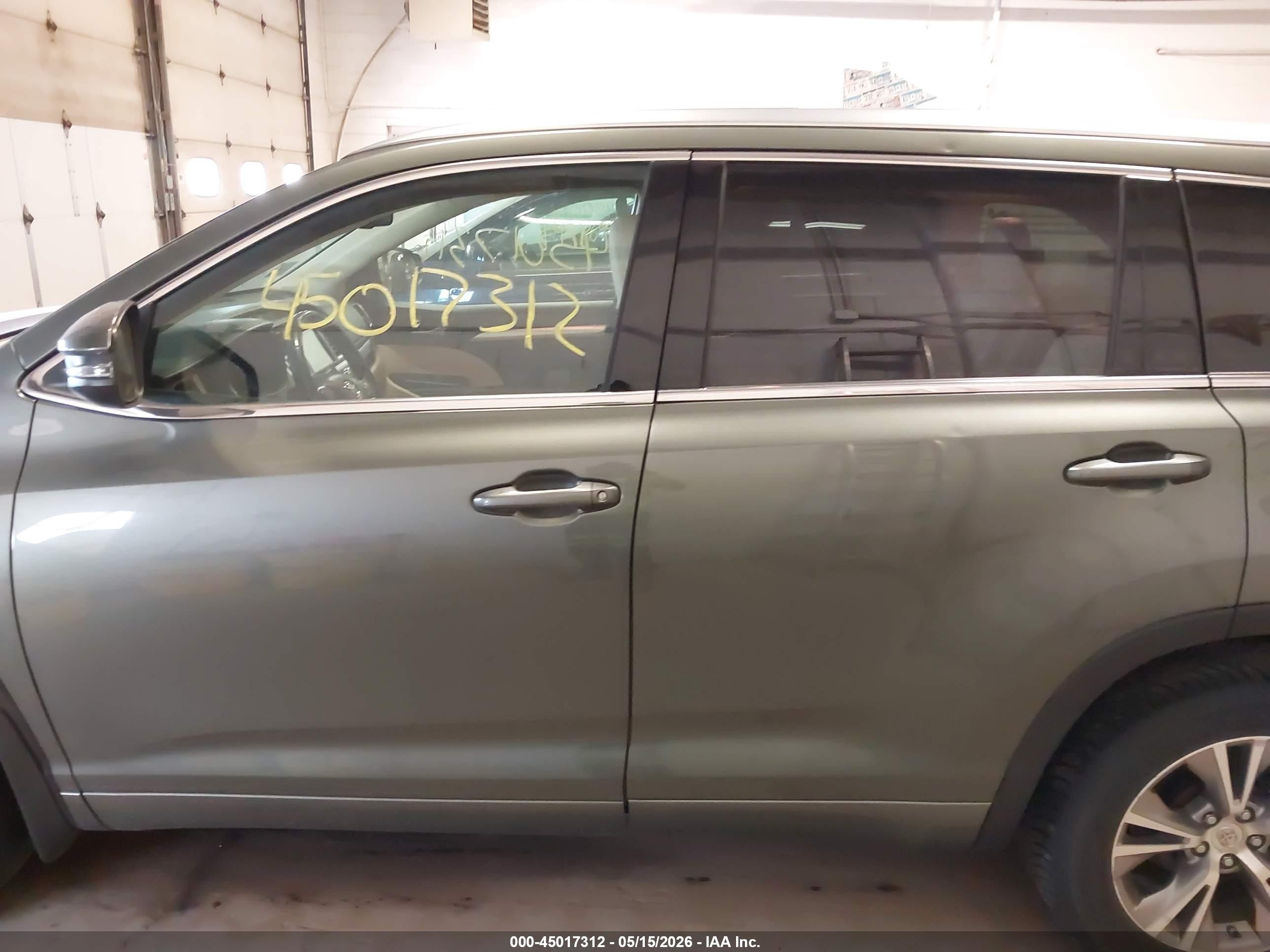 2015 Toyota Highlander Xle V6 Green vin: 5TDJKRFH2FS171242