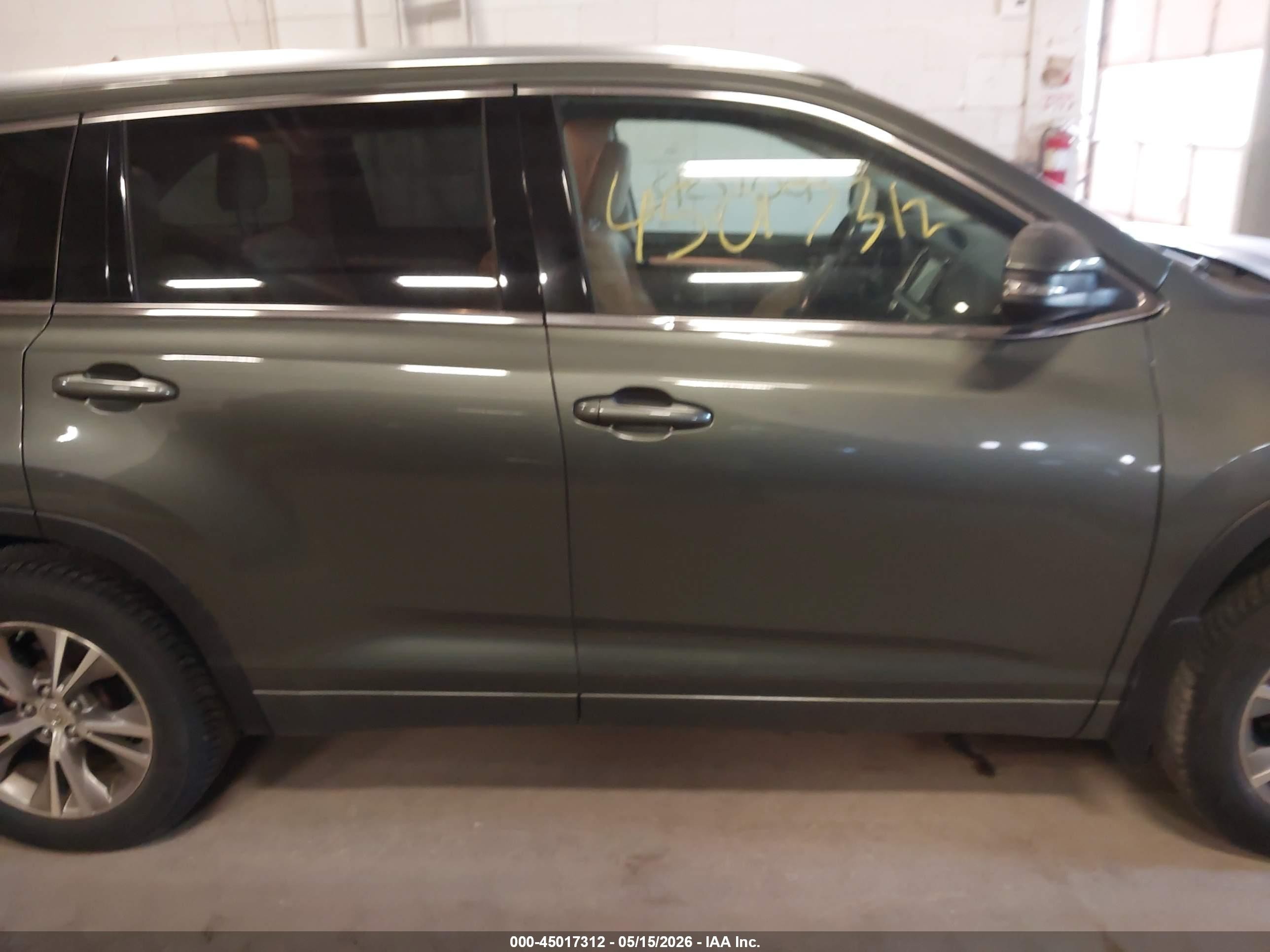 2015 Toyota Highlander Xle V6 Green vin: 5TDJKRFH2FS171242
