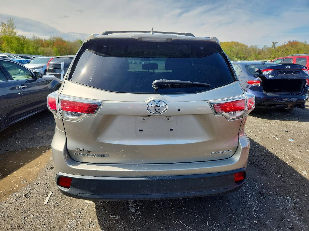 2015 Toyota Highlander Xle Золотой vin: 5TDJKRFH2FS174769