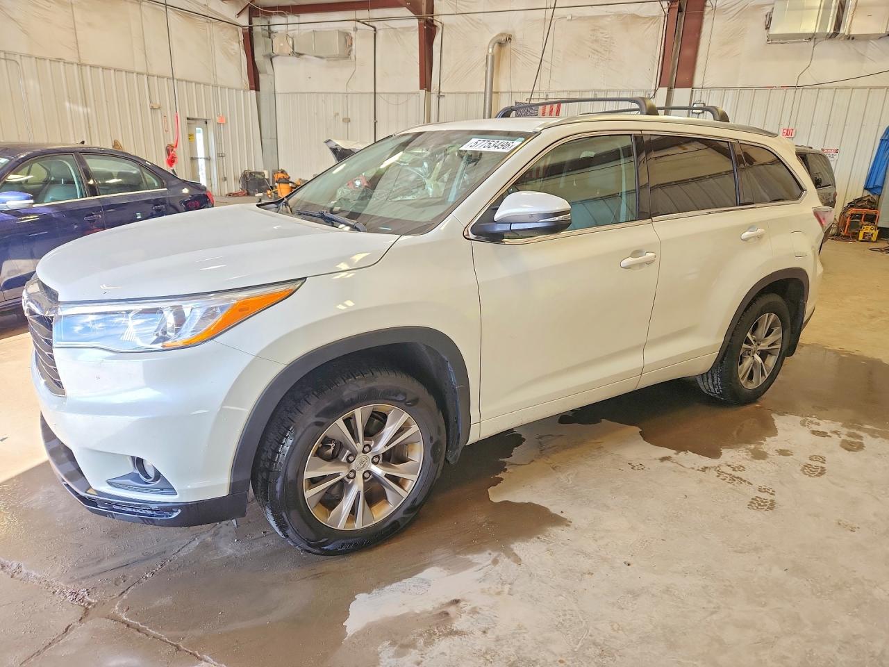 2015 Toyota Highlander Xle Белый vin: 5TDJKRFH2FS183293