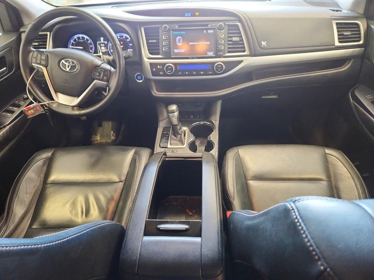 2015 Toyota Highlander Xle White vin: 5TDJKRFH2FS183293
