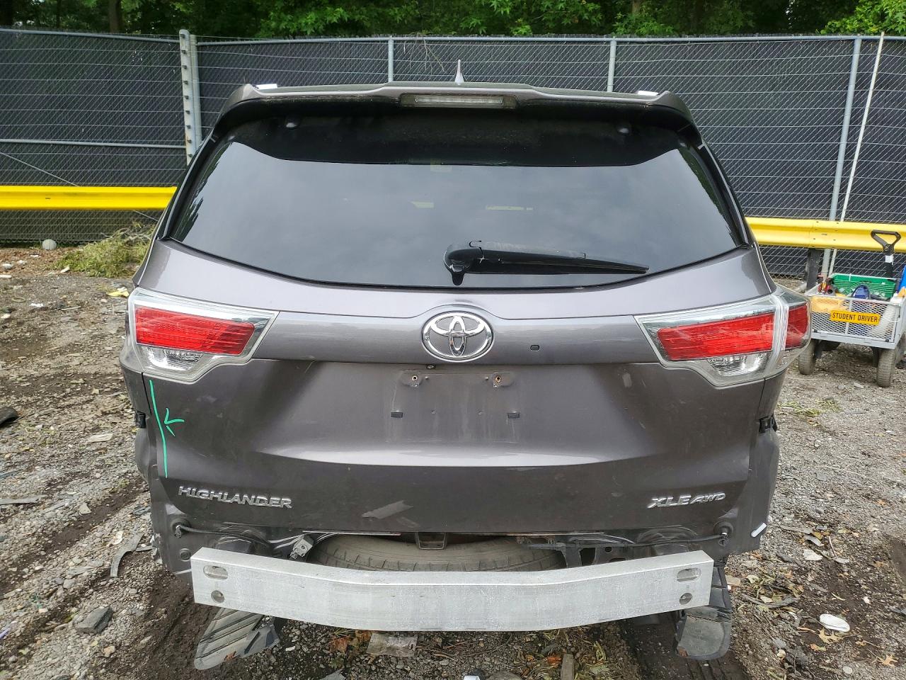2015 Toyota Highlander Xle Gray vin: 5TDJKRFH2FS190776