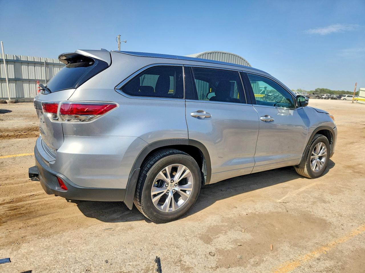2015 Toyota Highlander Xle Gray vin: 5TDJKRFH2FS197890
