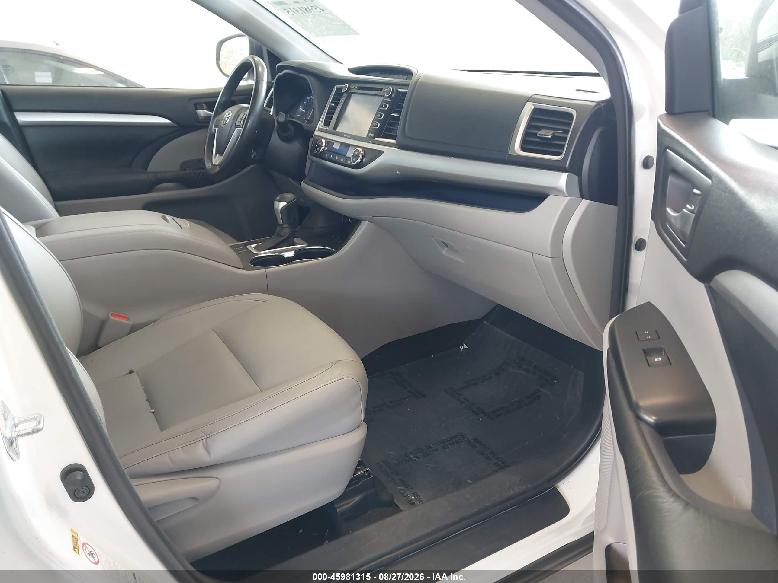 2015 Toyota Highlander Xle V6 Белый vin: 5TDJKRFH2FS199221