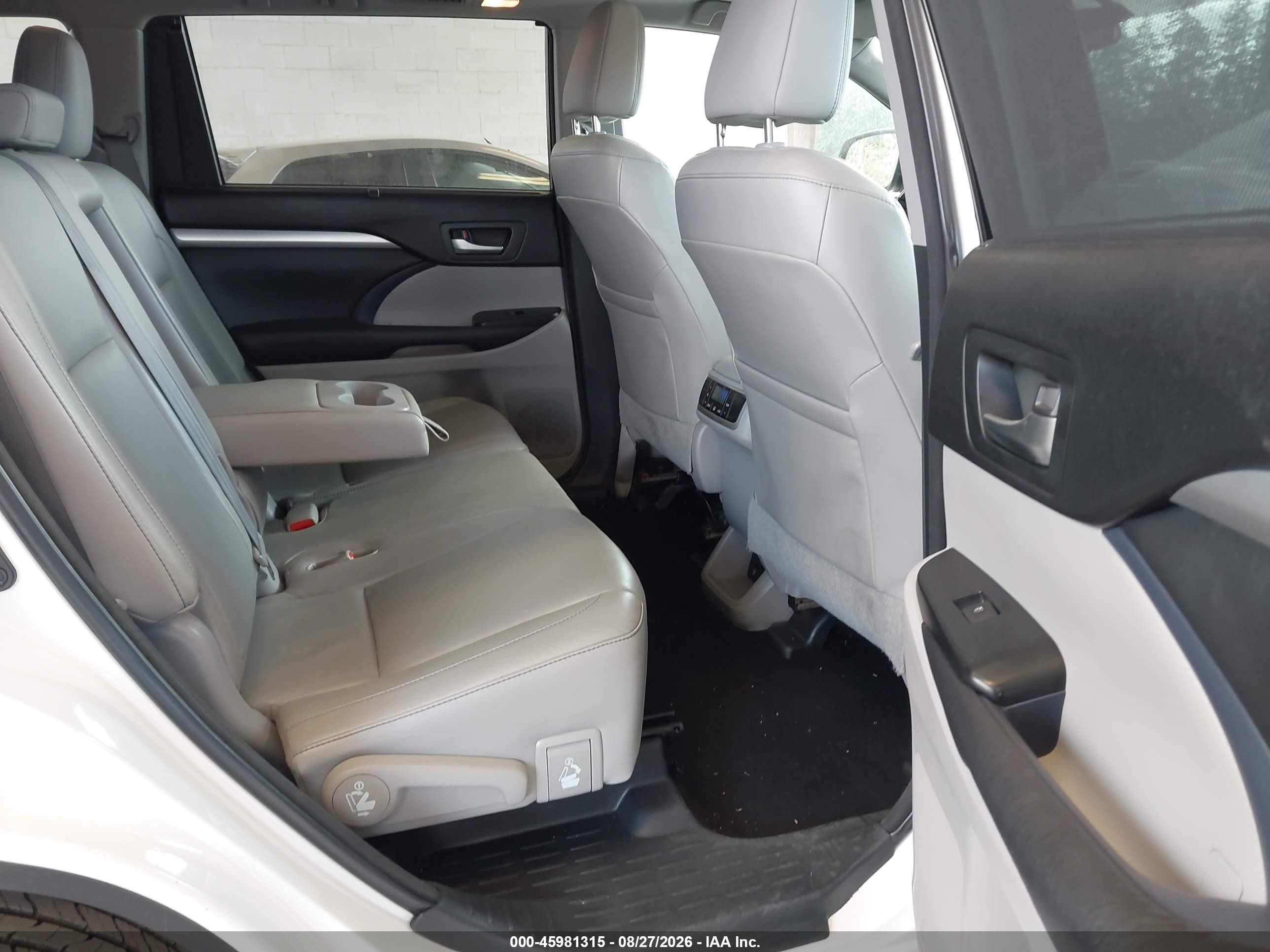 2015 Toyota Highlander Xle V6 Белый vin: 5TDJKRFH2FS199221
