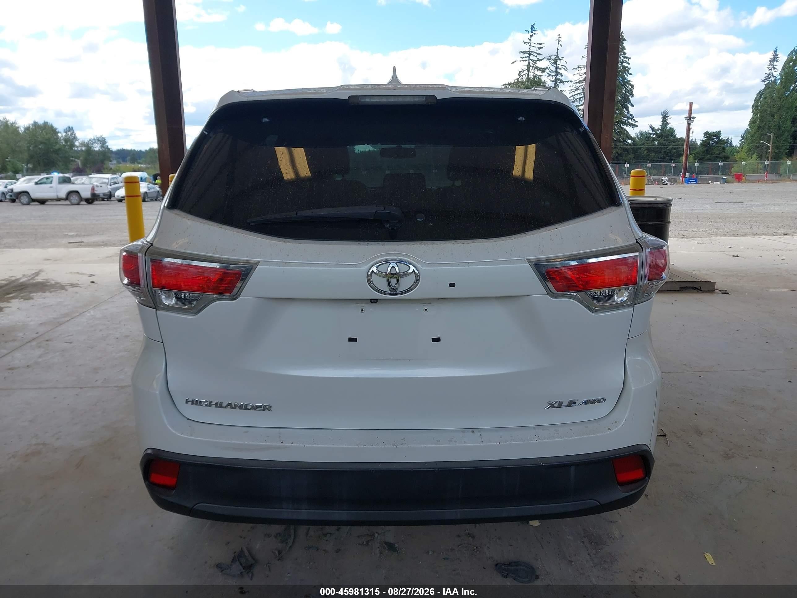 2015 Toyota Highlander Xle V6 Белый vin: 5TDJKRFH2FS199221