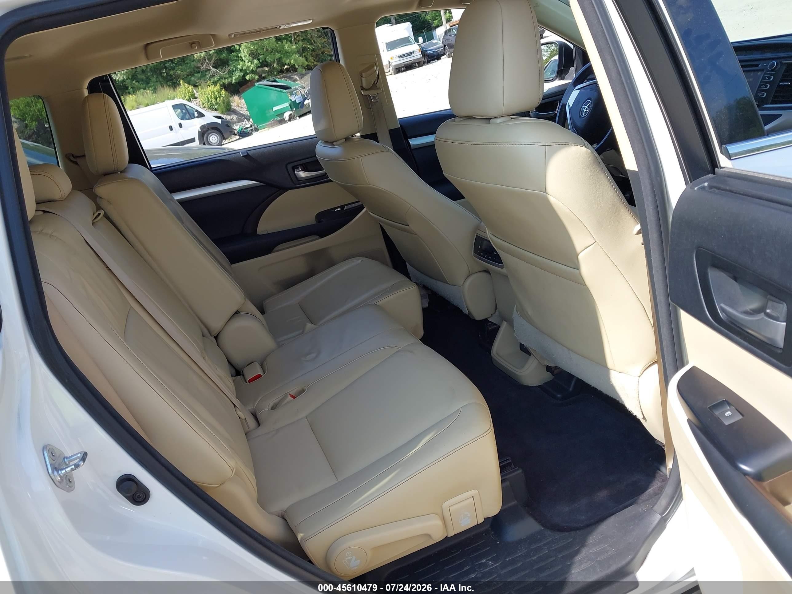 2015 Toyota Highlander Xle V6 White vin: 5TDJKRFH2FS213036