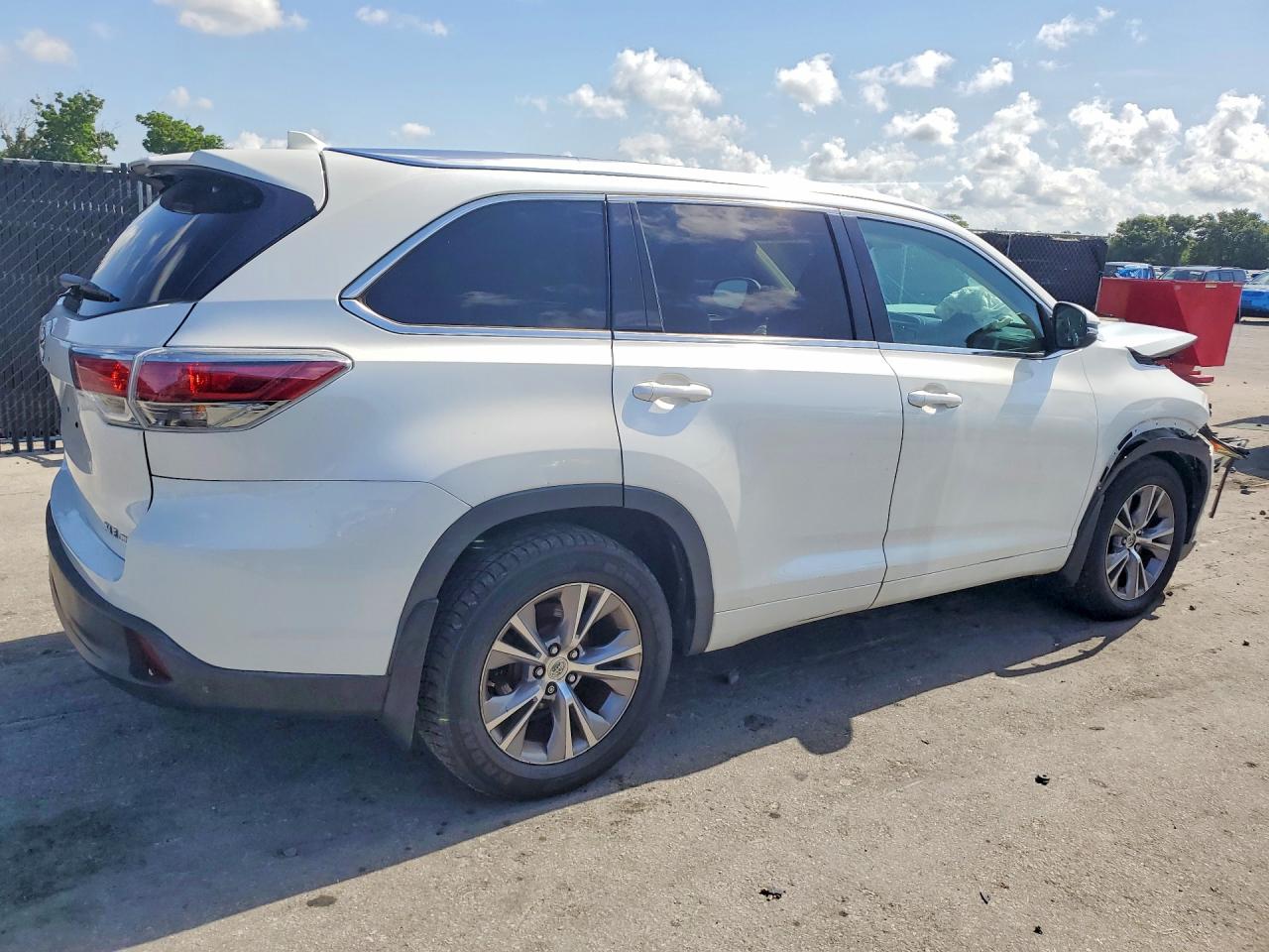 2014 Toyota Highlander Xle White vin: 5TDJKRFH3ES016326
