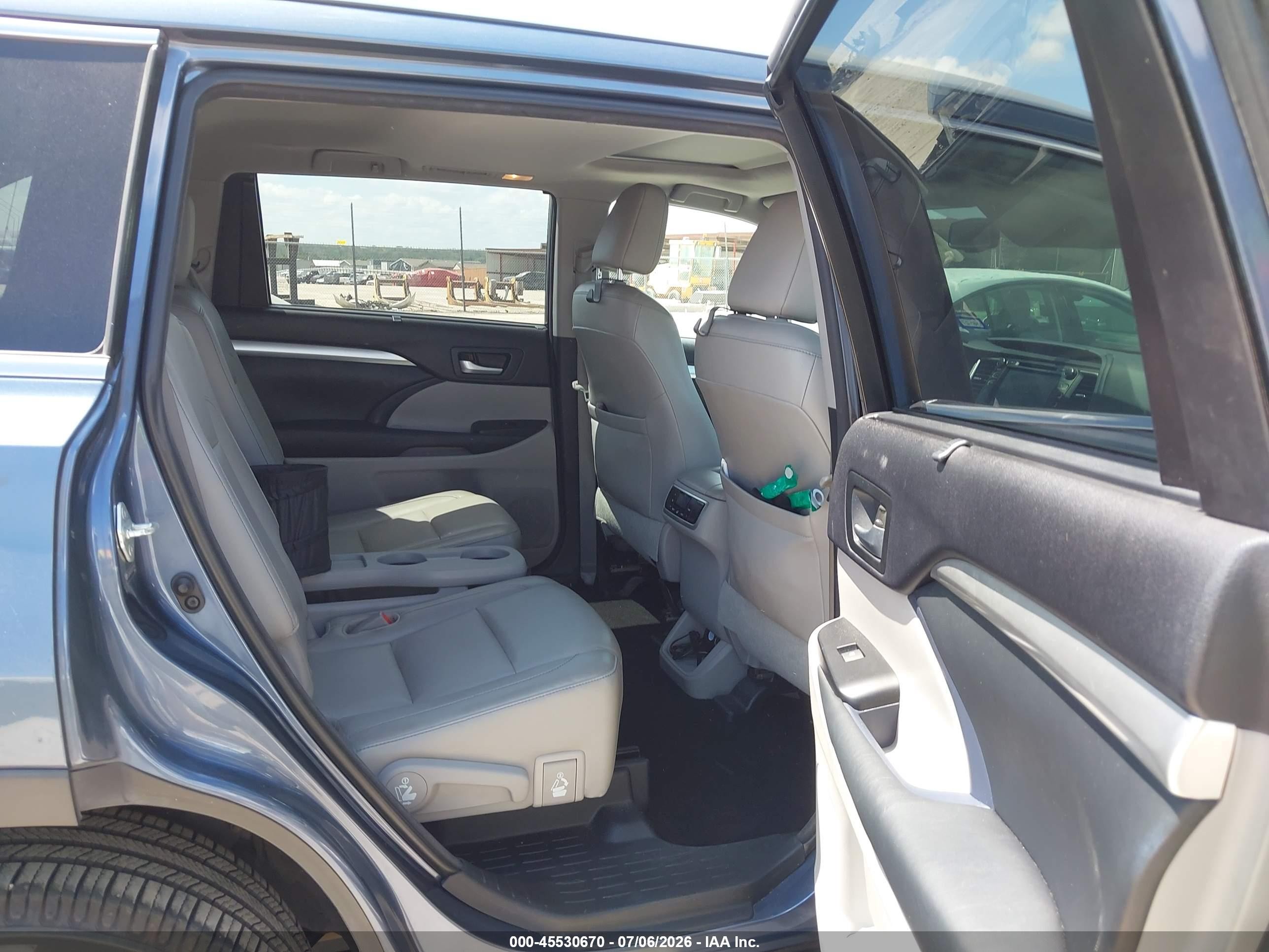 2014 Toyota Highlander Xle V6 Light Blue vin: 5TDJKRFH3ES071147