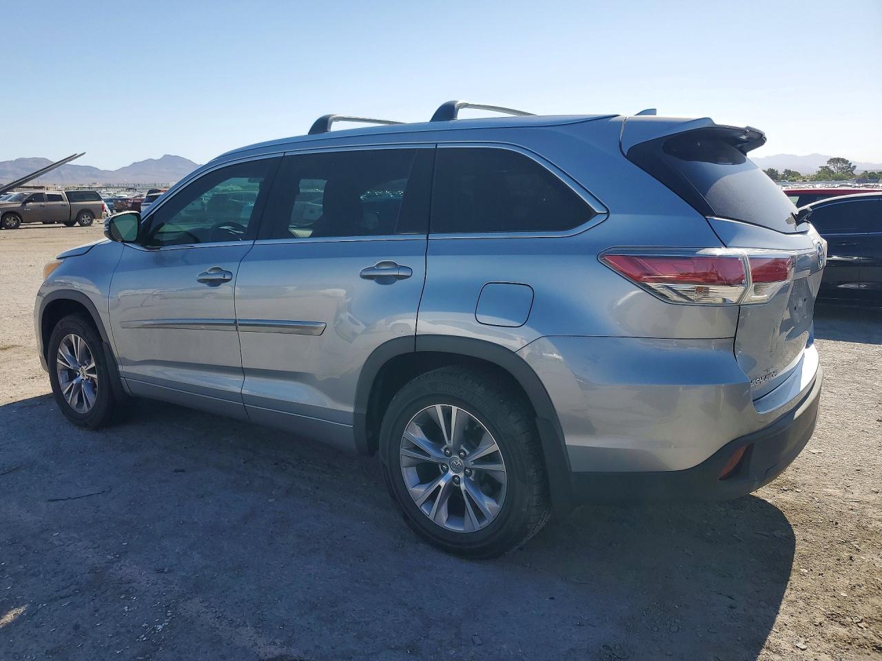 2015 Toyota Highlander Xle Silver vin: 5TDJKRFH3FS093943