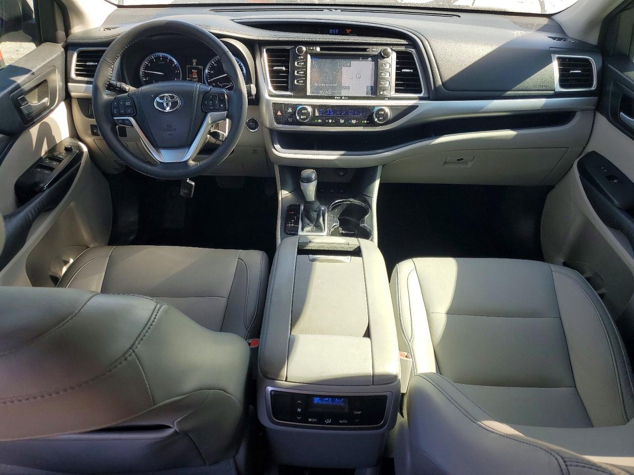 2015 Toyota Highlander Xle Silver vin: 5TDJKRFH3FS093943