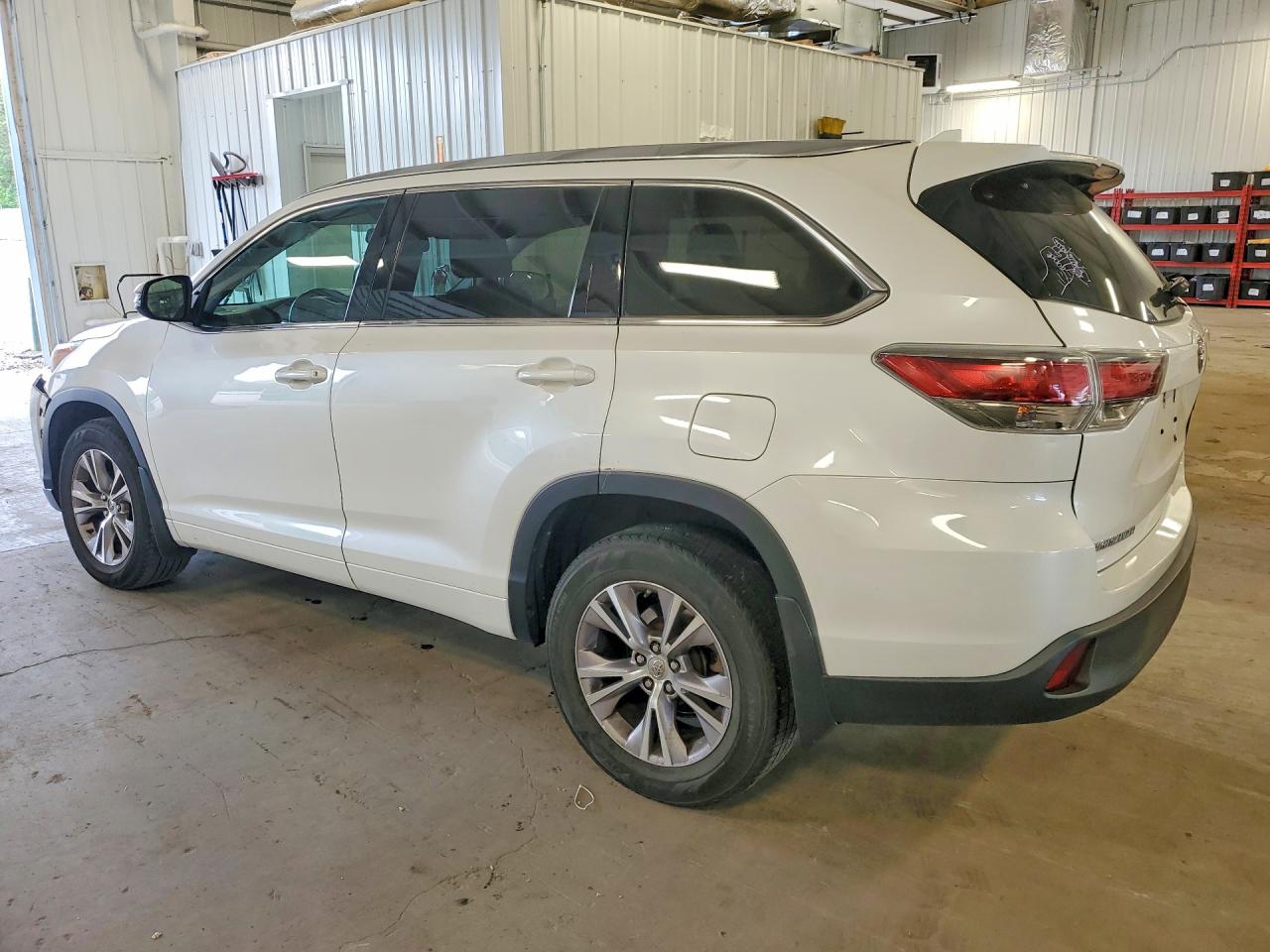 2015 Toyota Highlander Xle White vin: 5TDJKRFH3FS131705
