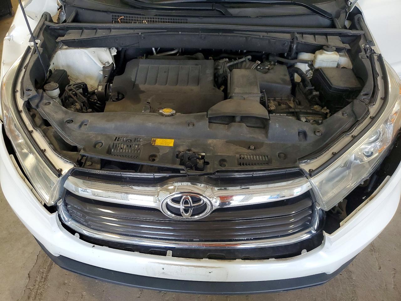 2015 Toyota Highlander Xle White vin: 5TDJKRFH3FS131705