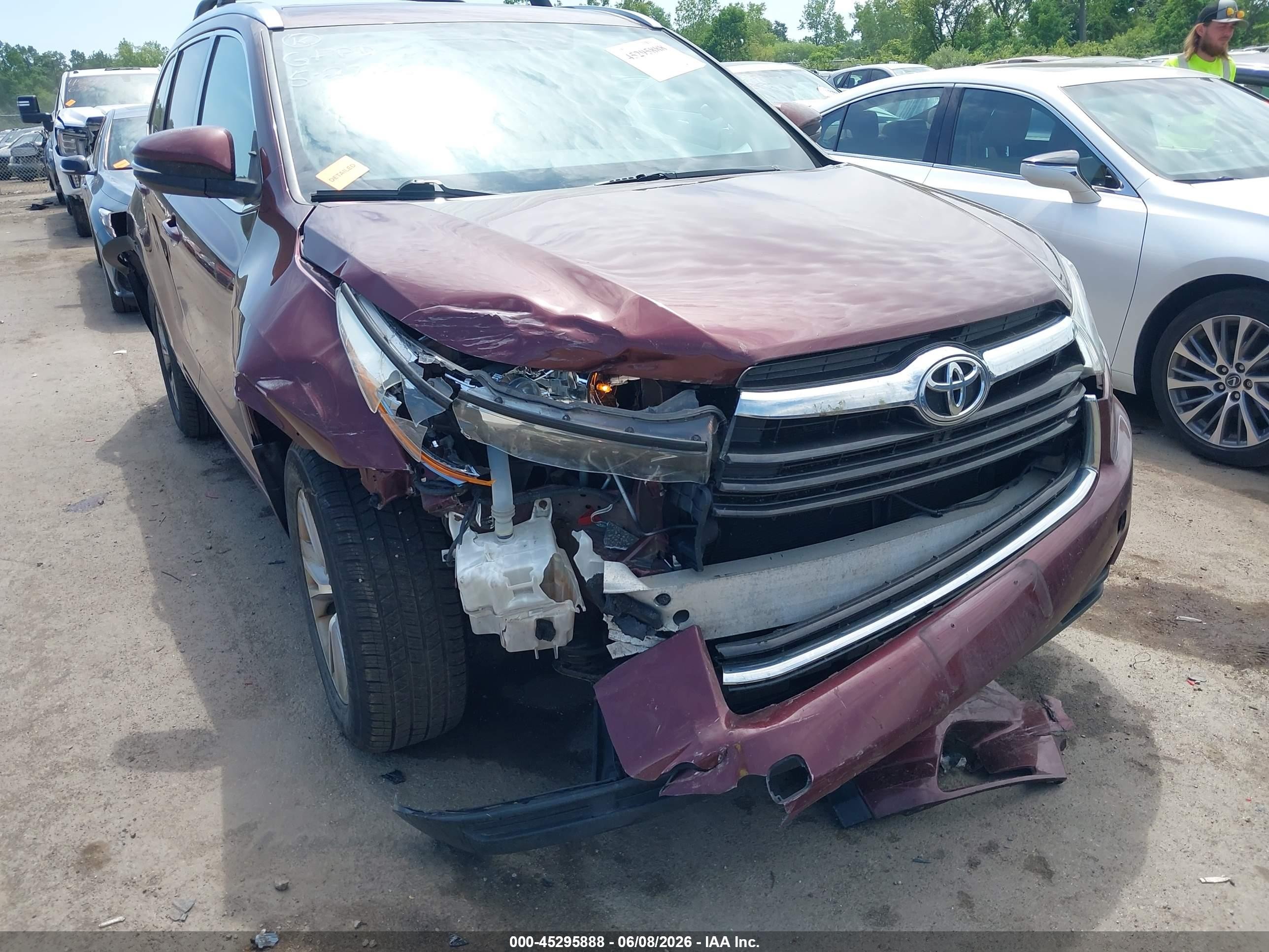 2015 Toyota Highlander Xle V6 Burgundy vin: 5TDJKRFH3FS136340