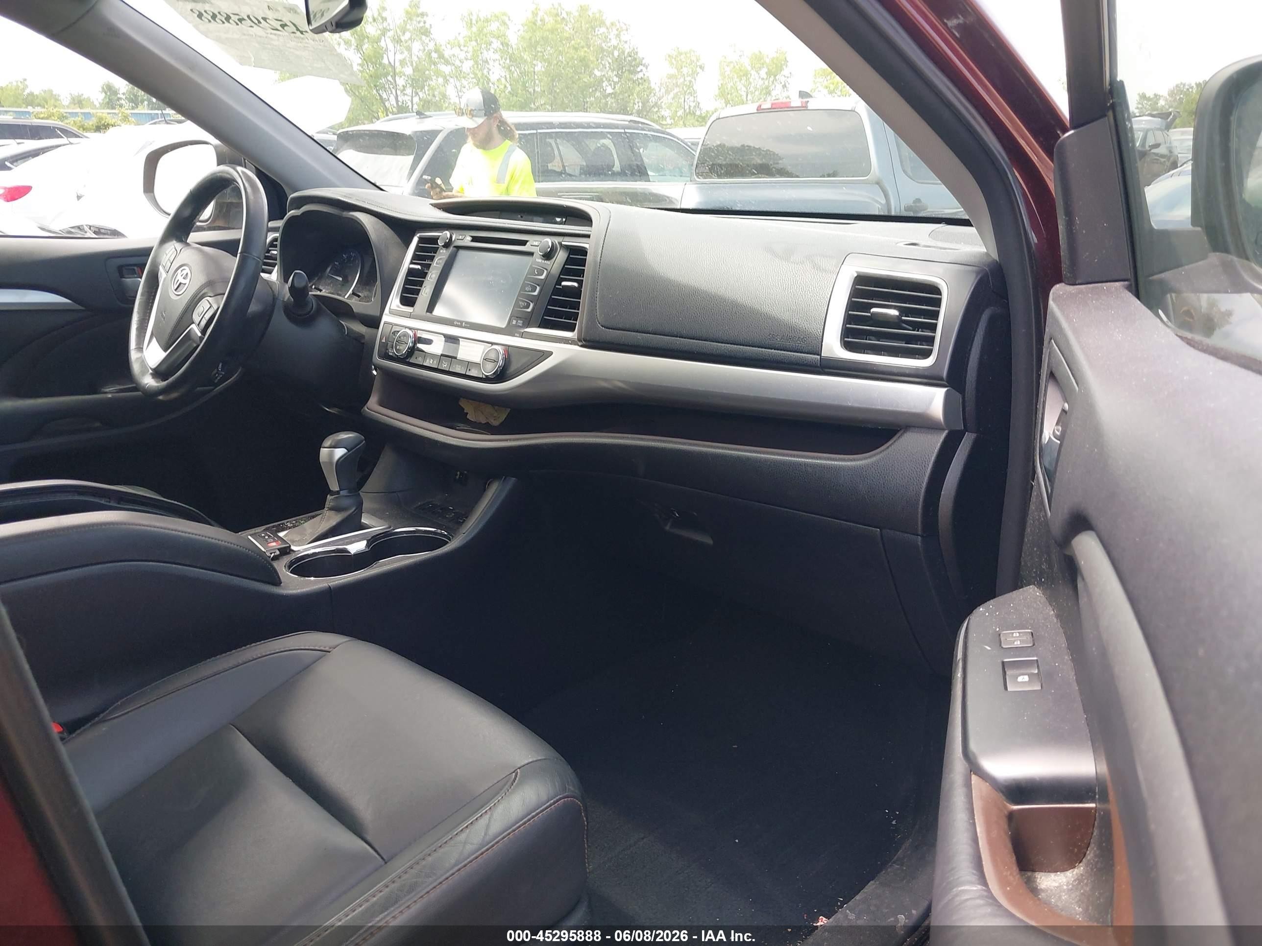 2015 Toyota Highlander Xle V6 Burgundy vin: 5TDJKRFH3FS136340