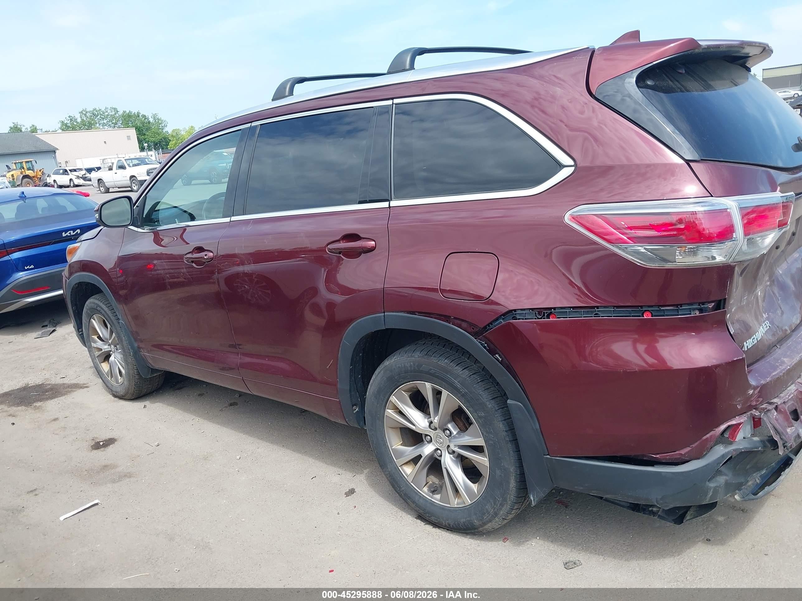 2015 Toyota Highlander Xle V6 Burgundy vin: 5TDJKRFH3FS136340