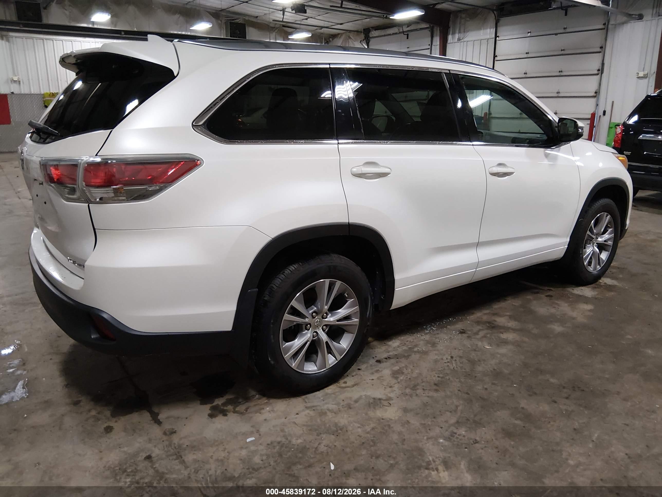 2015 Toyota Highlander Xle V6 White vin: 5TDJKRFH3FS177762