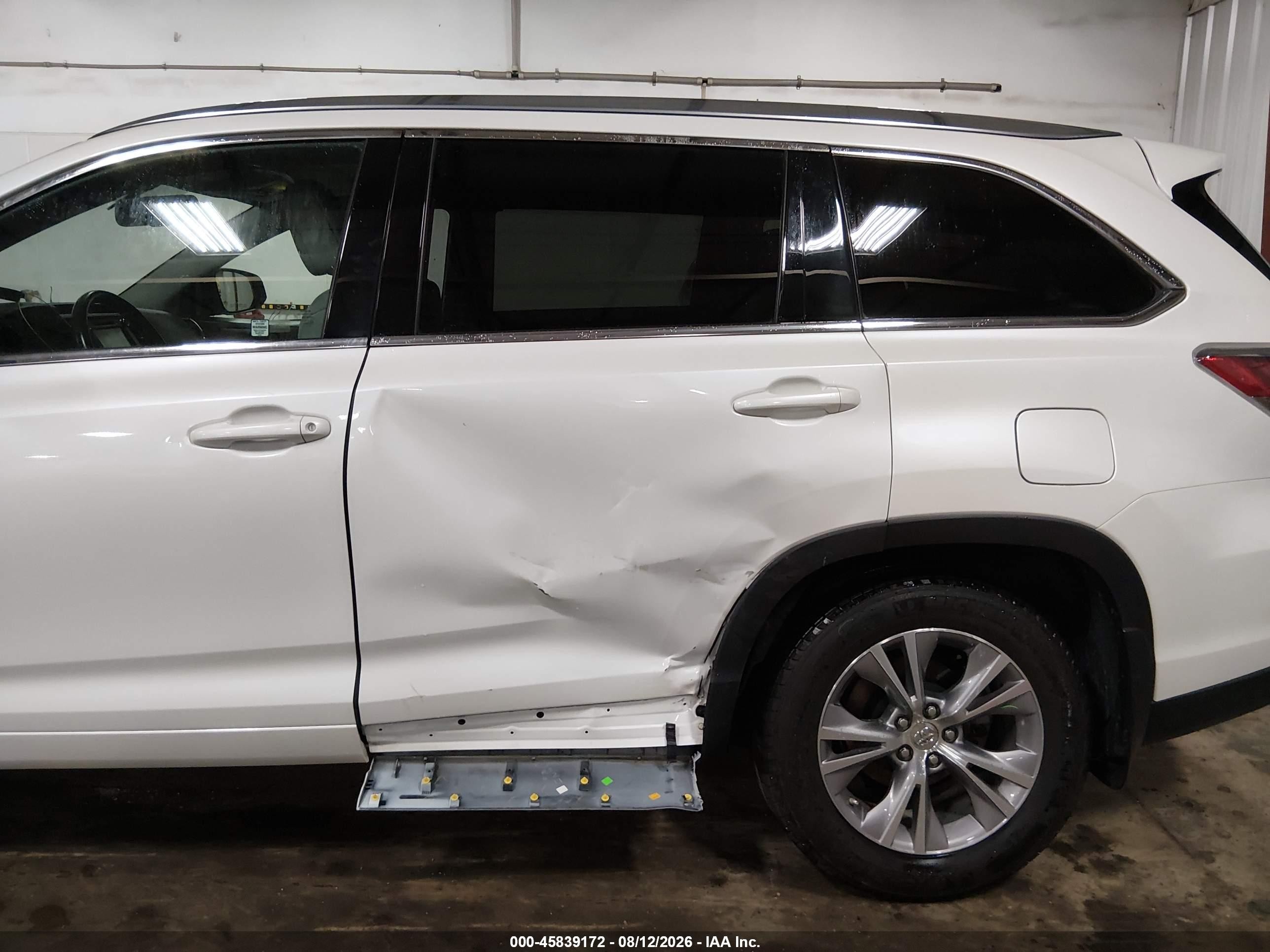2015 Toyota Highlander Xle V6 White vin: 5TDJKRFH3FS177762
