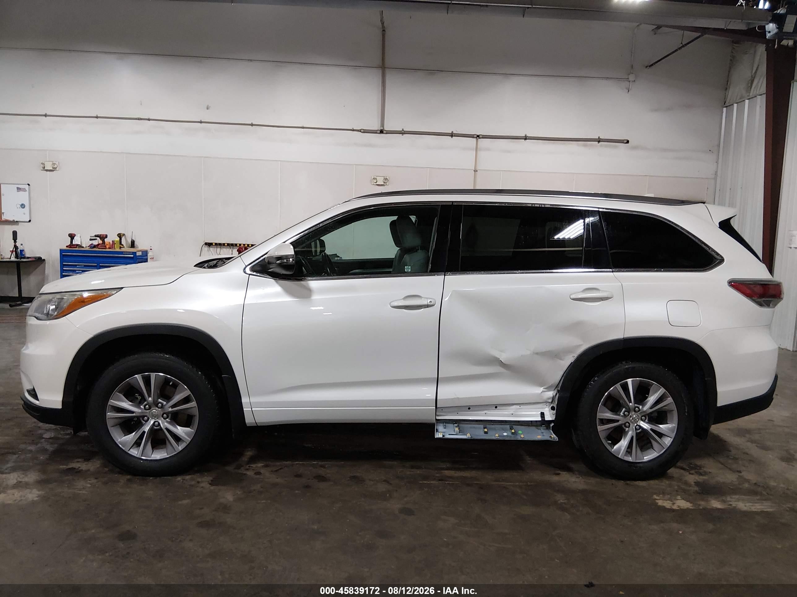2015 Toyota Highlander Xle V6 White vin: 5TDJKRFH3FS177762