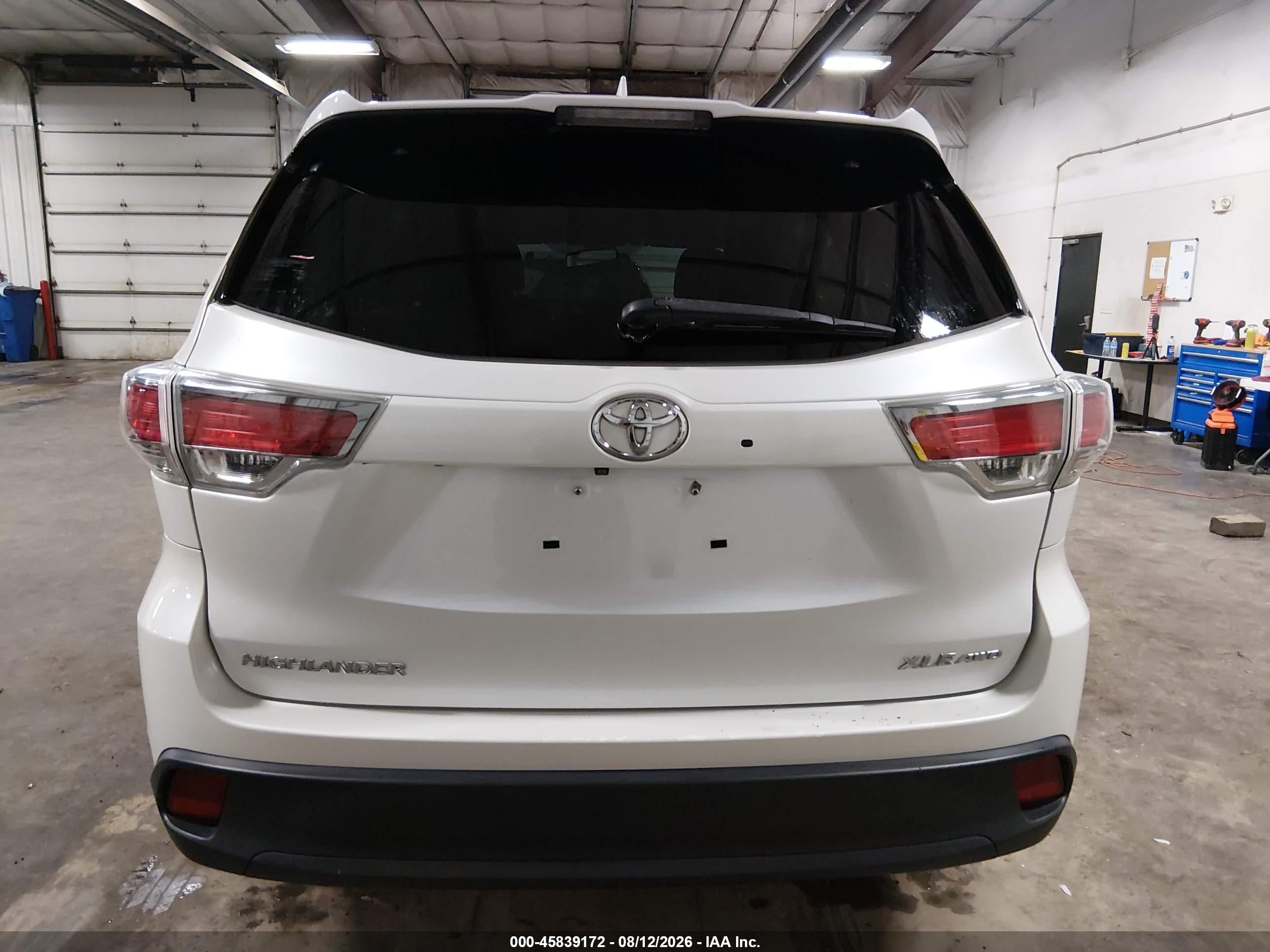 2015 Toyota Highlander Xle V6 White vin: 5TDJKRFH3FS177762