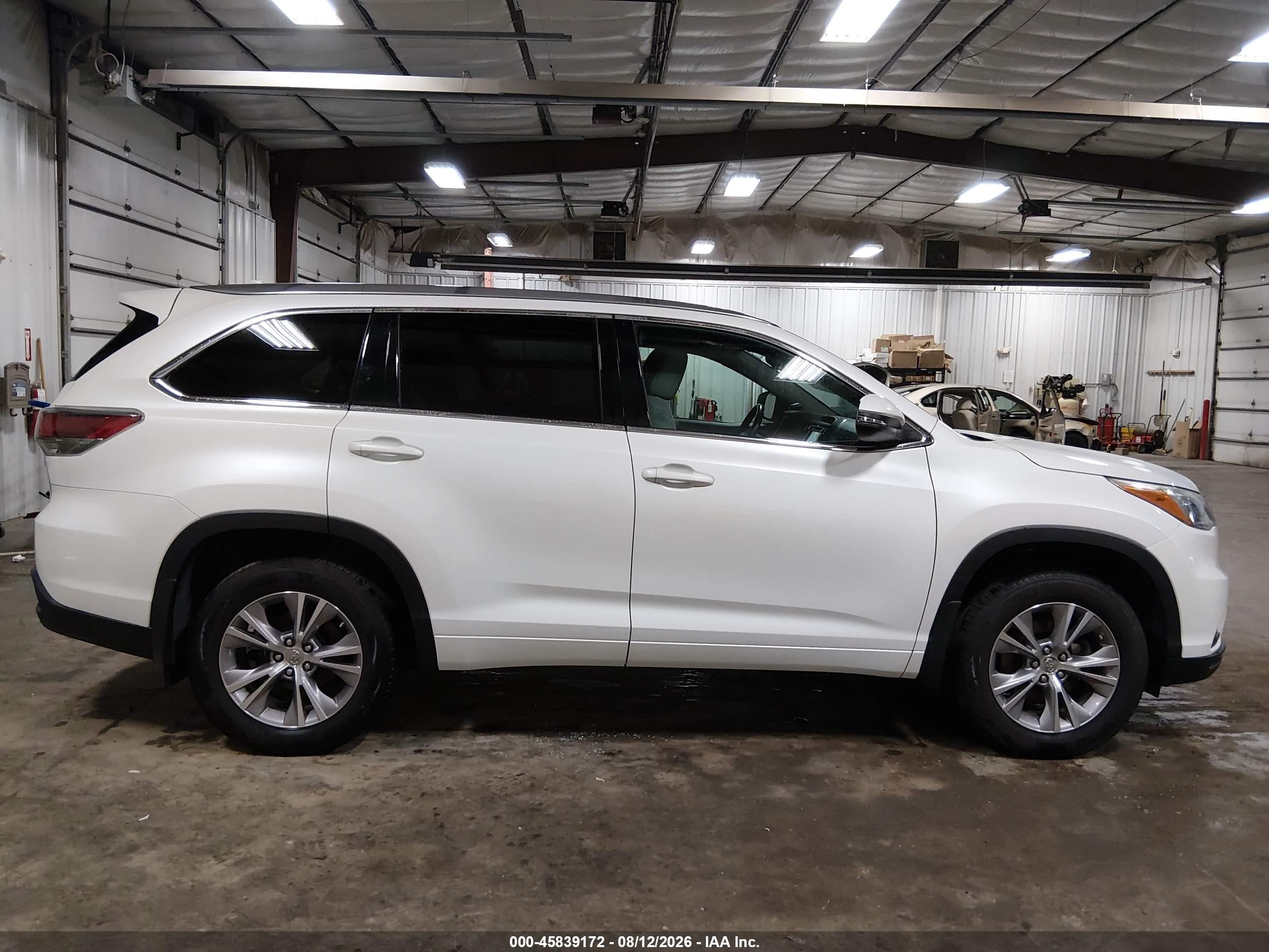 2015 Toyota Highlander Xle V6 White vin: 5TDJKRFH3FS177762