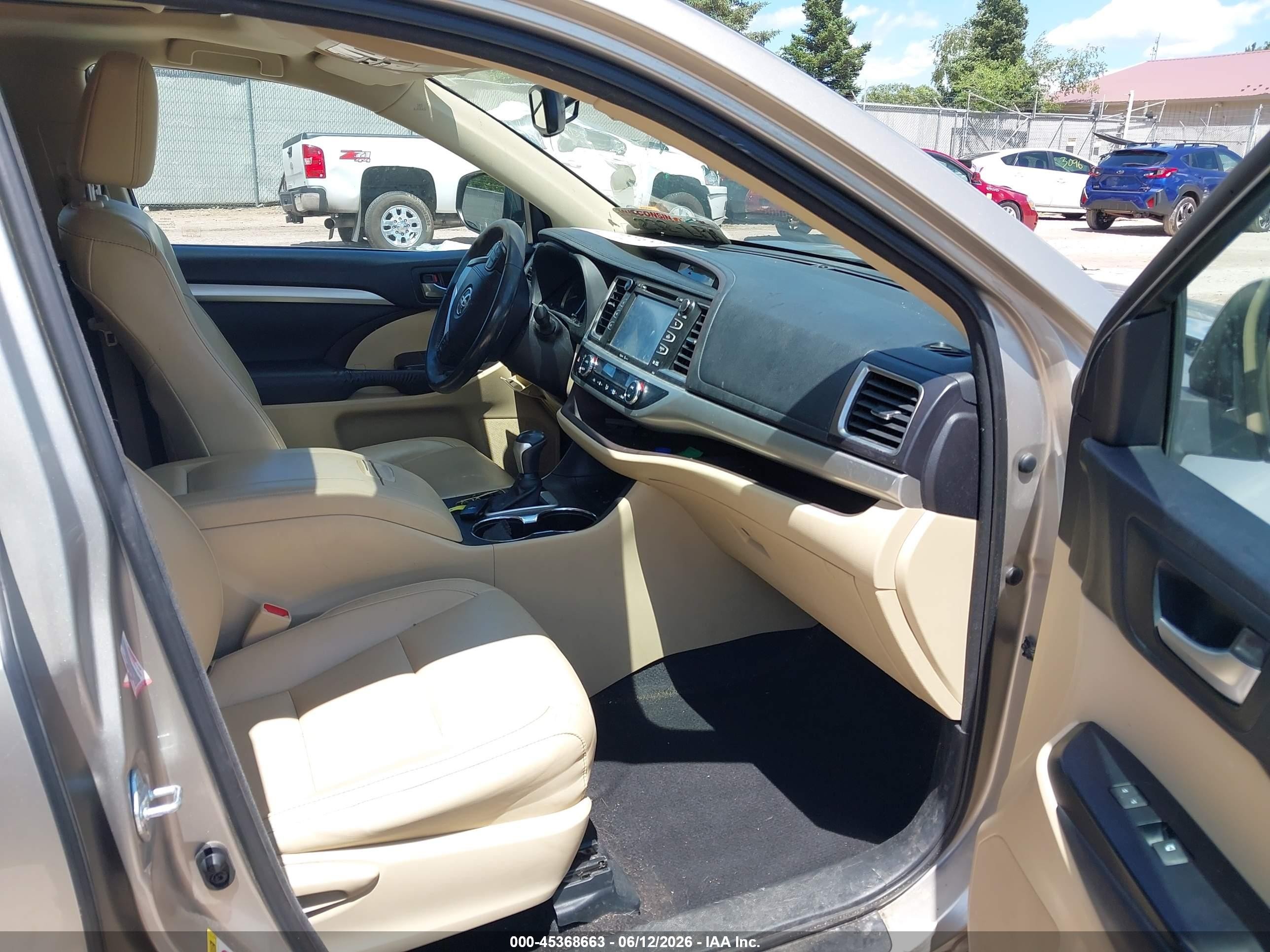 2015 Toyota Highlander Xle V6 Tan vin: 5TDJKRFH3FS215541
