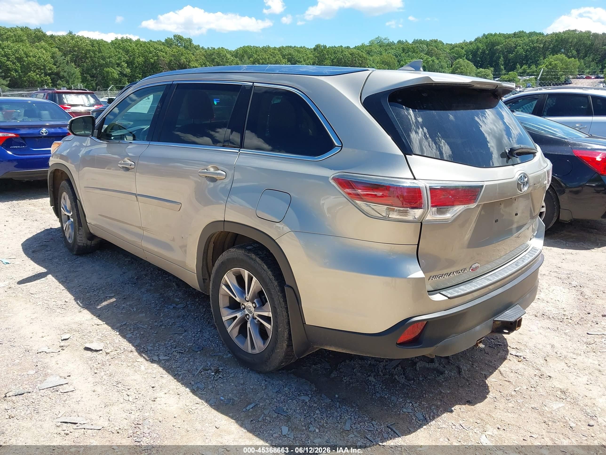2015 Toyota Highlander Xle V6 Tan vin: 5TDJKRFH3FS215541