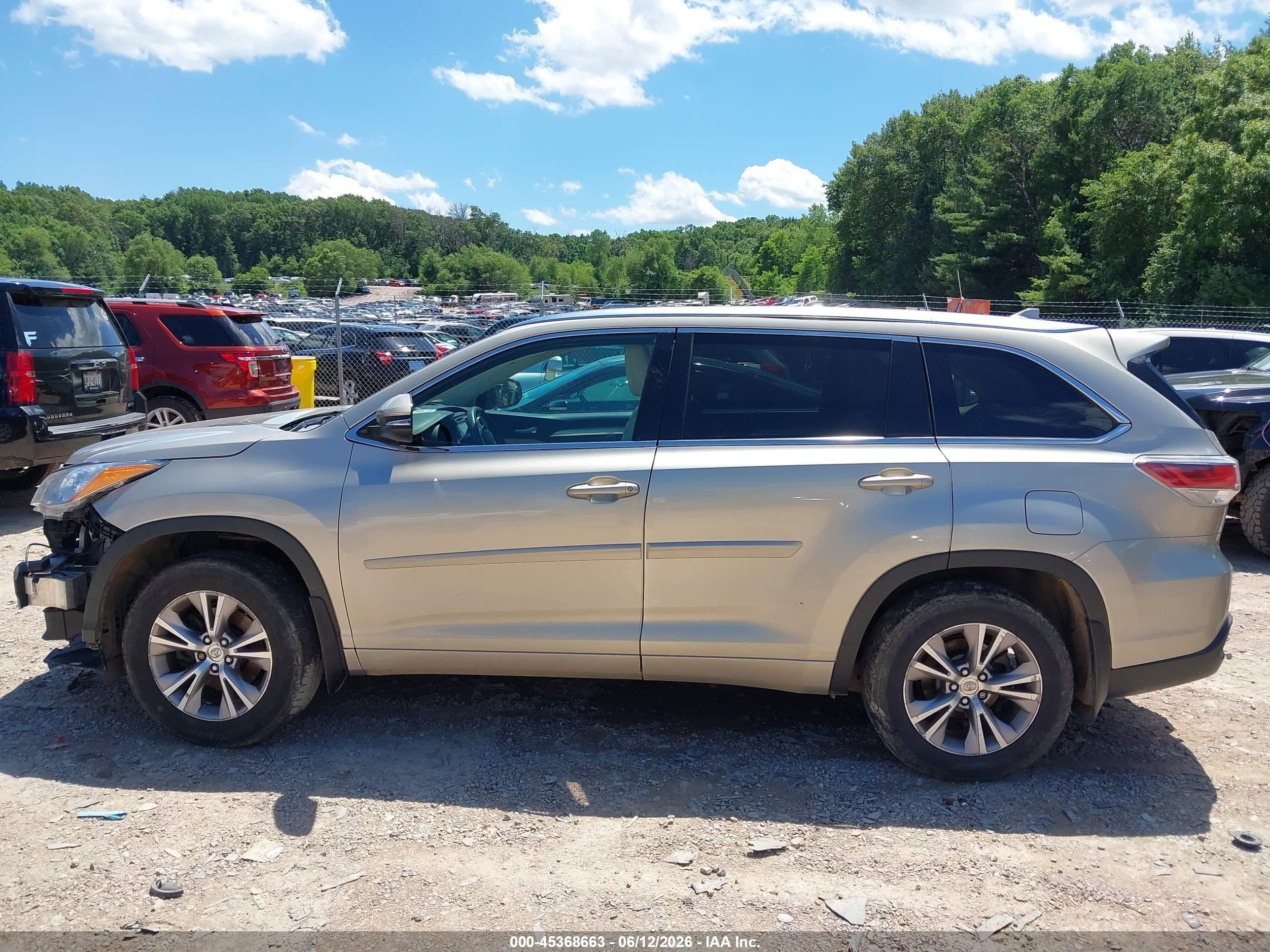 2015 Toyota Highlander Xle V6 Tan vin: 5TDJKRFH3FS215541