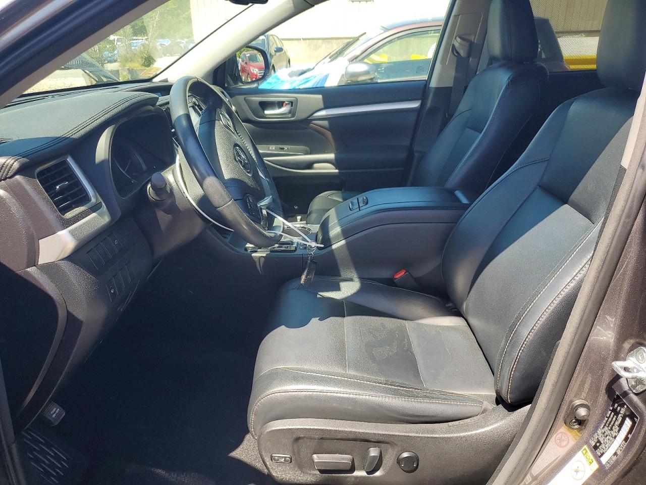 2016 Toyota Highlander Xle Серый vin: 5TDJKRFH3GS504663