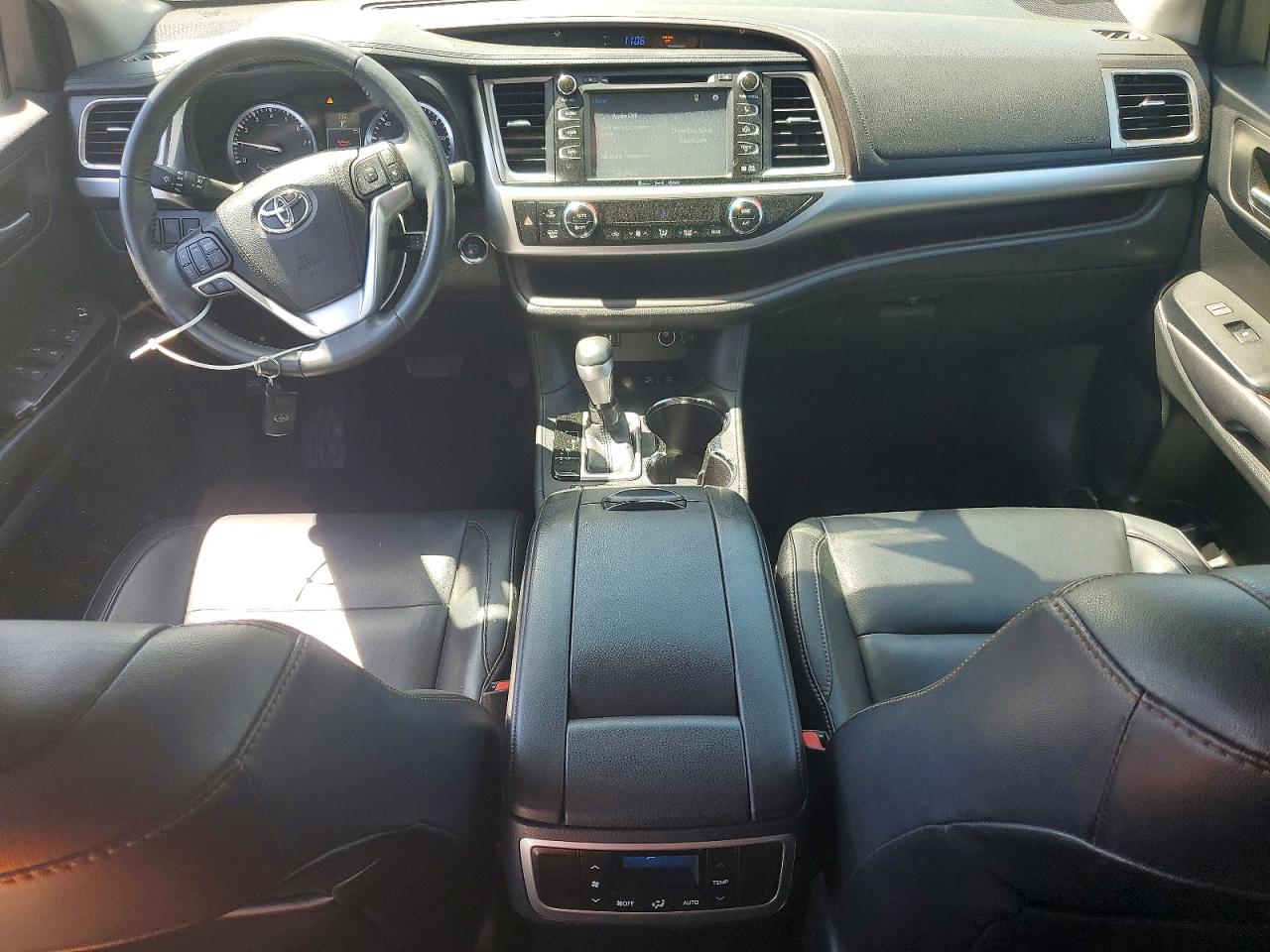 2016 Toyota Highlander Xle Серый vin: 5TDJKRFH3GS504663