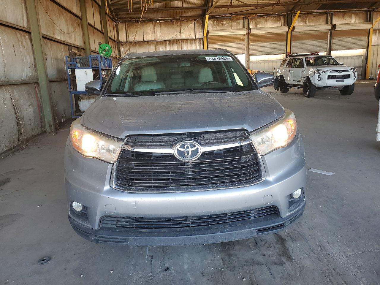 2014 Toyota Highlander Xle Silver vin: 5TDJKRFH4ES019641