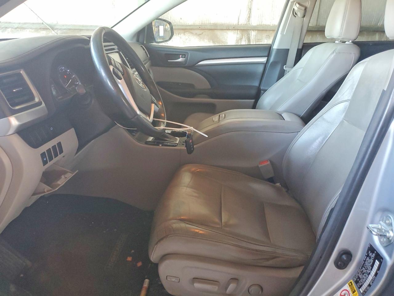 2014 Toyota Highlander Xle Silver vin: 5TDJKRFH4ES019641