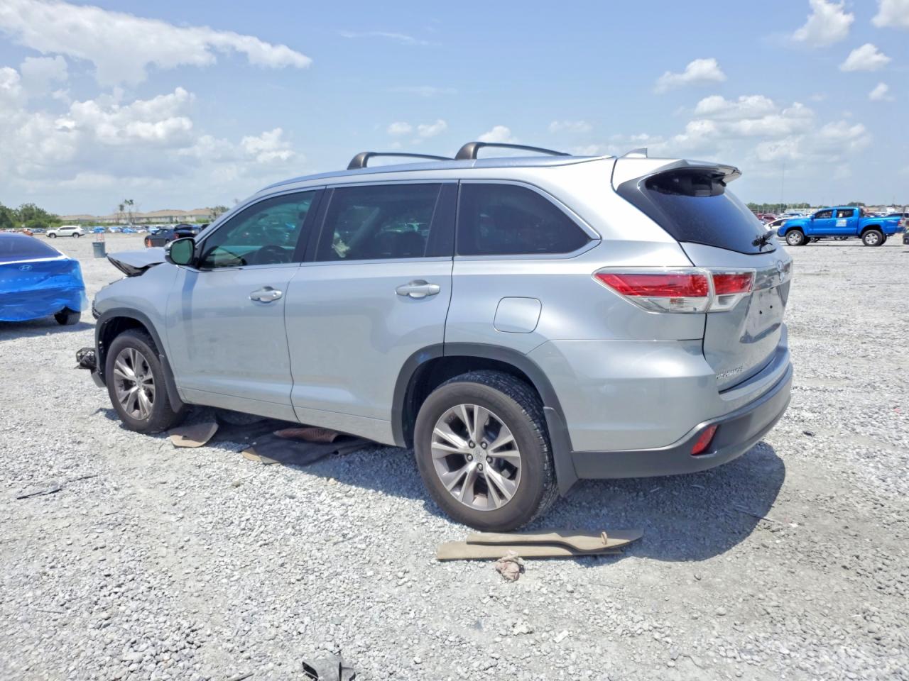 2014 Toyota Highlander Xle Silver vin: 5TDJKRFH4ES036472
