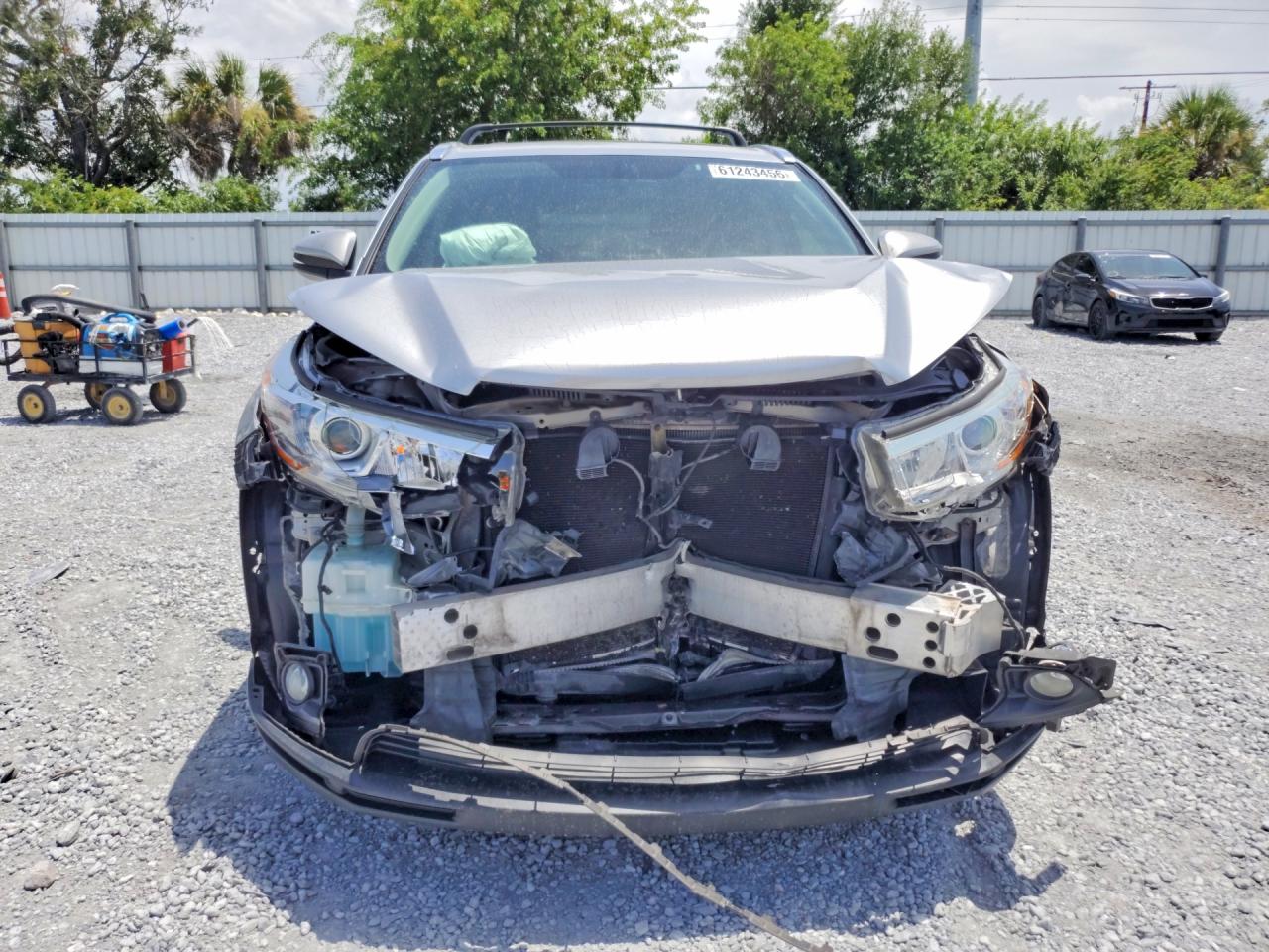 2014 Toyota Highlander Xle Silver vin: 5TDJKRFH4ES036472