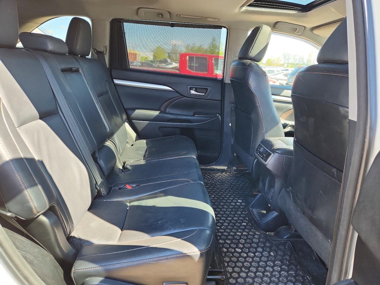2015 Toyota Highlander Xle White vin: 5TDJKRFH4FS092395