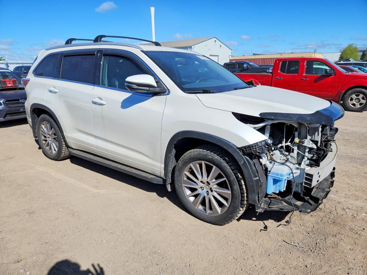 2015 Toyota Highlander Xle White vin: 5TDJKRFH4FS092395