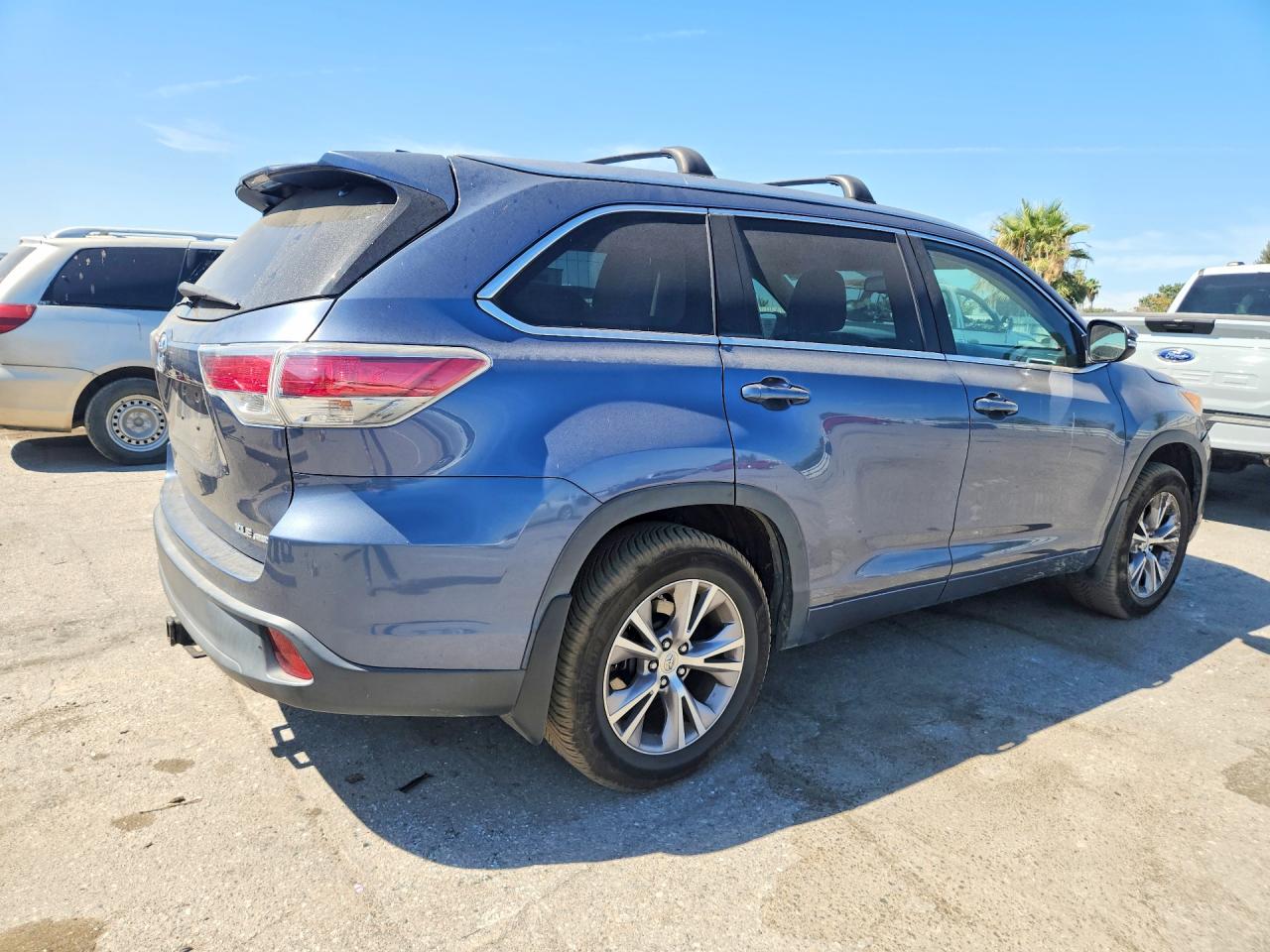 2015 Toyota Highlander Xle Blue vin: 5TDJKRFH4FS121975