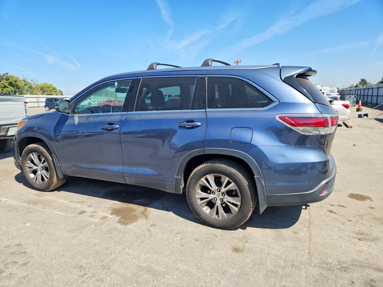 2015 Toyota Highlander Xle Blue vin: 5TDJKRFH4FS121975