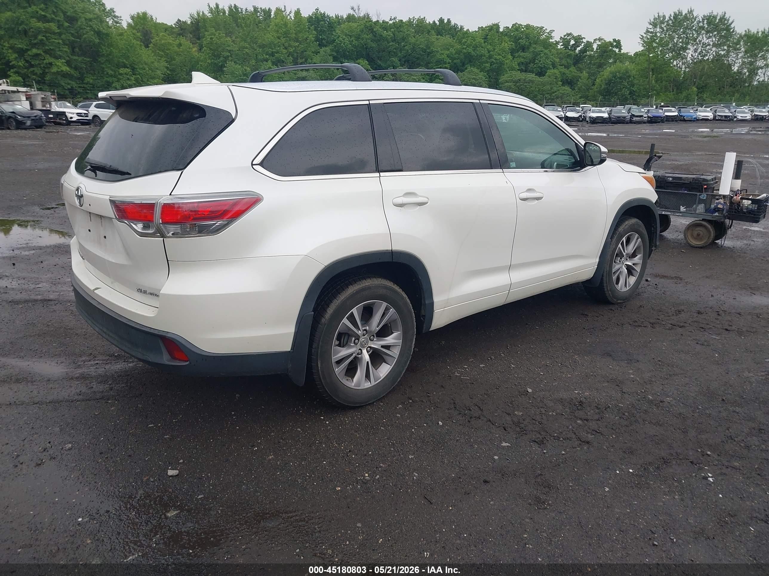 2015 Toyota Highlander Xle V6 White vin: 5TDJKRFH4FS123242