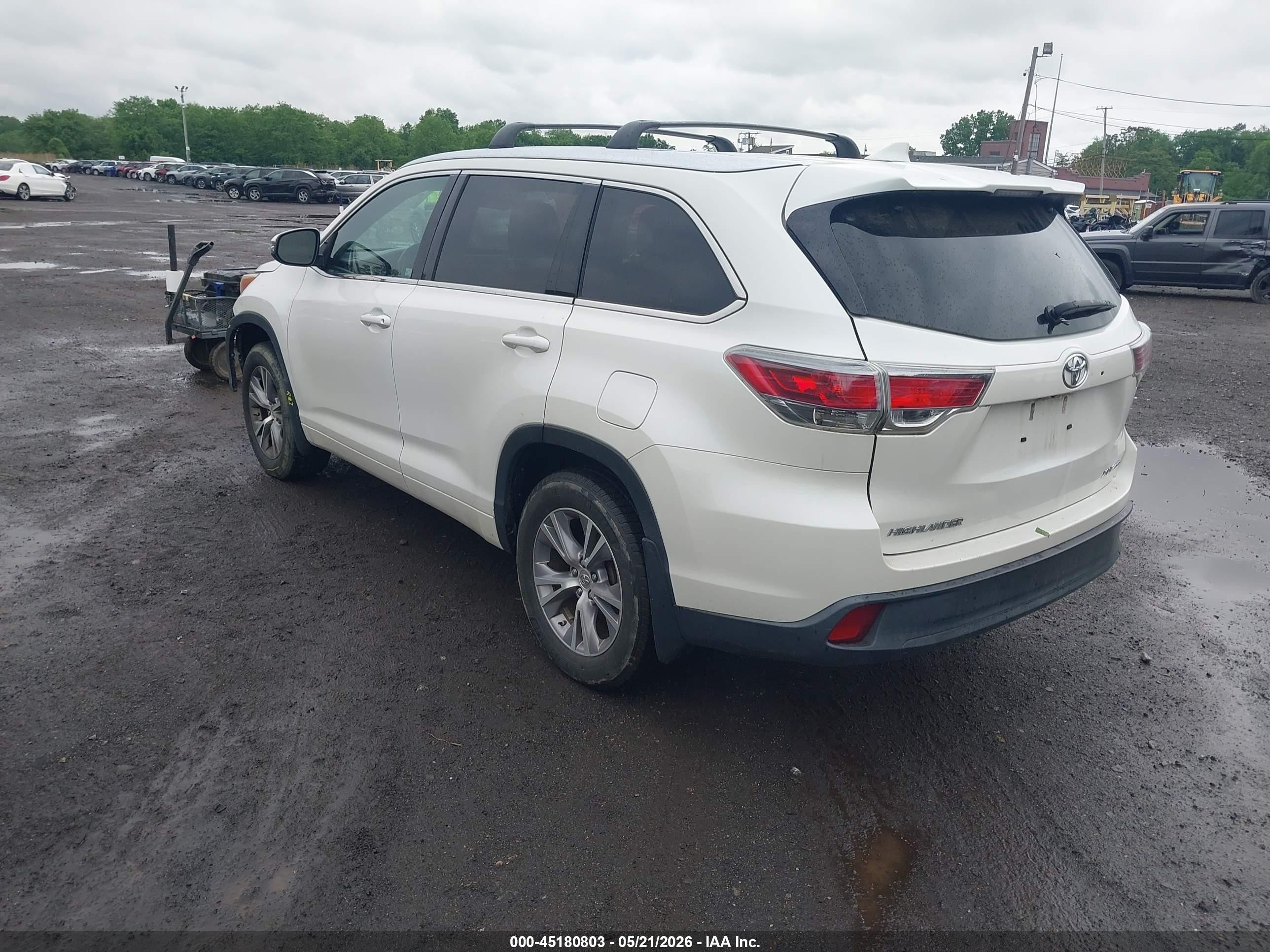2015 Toyota Highlander Xle V6 White vin: 5TDJKRFH4FS123242