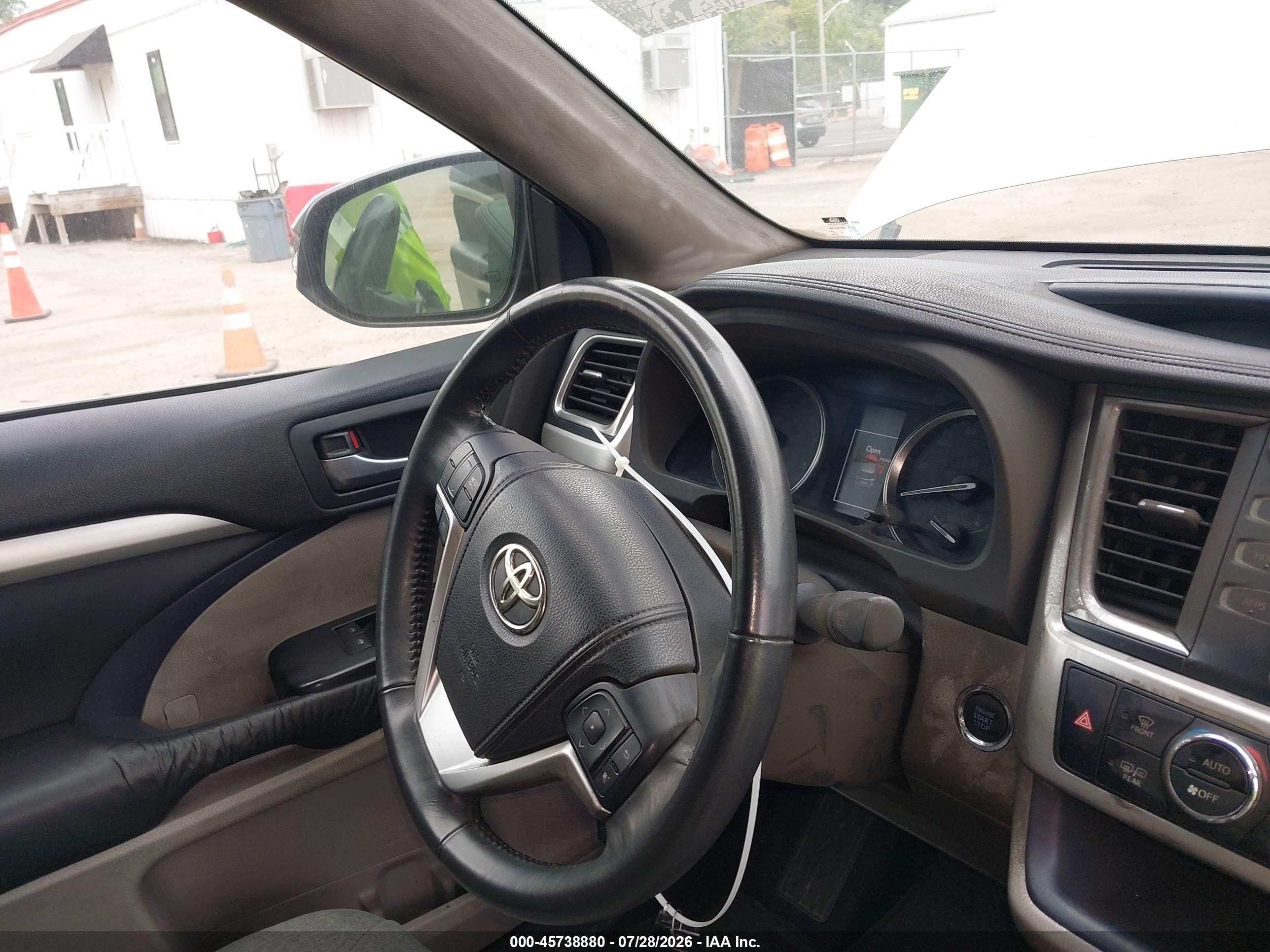 2015 Toyota Highlander Xle V6 Silver vin: 5TDJKRFH4FS129347