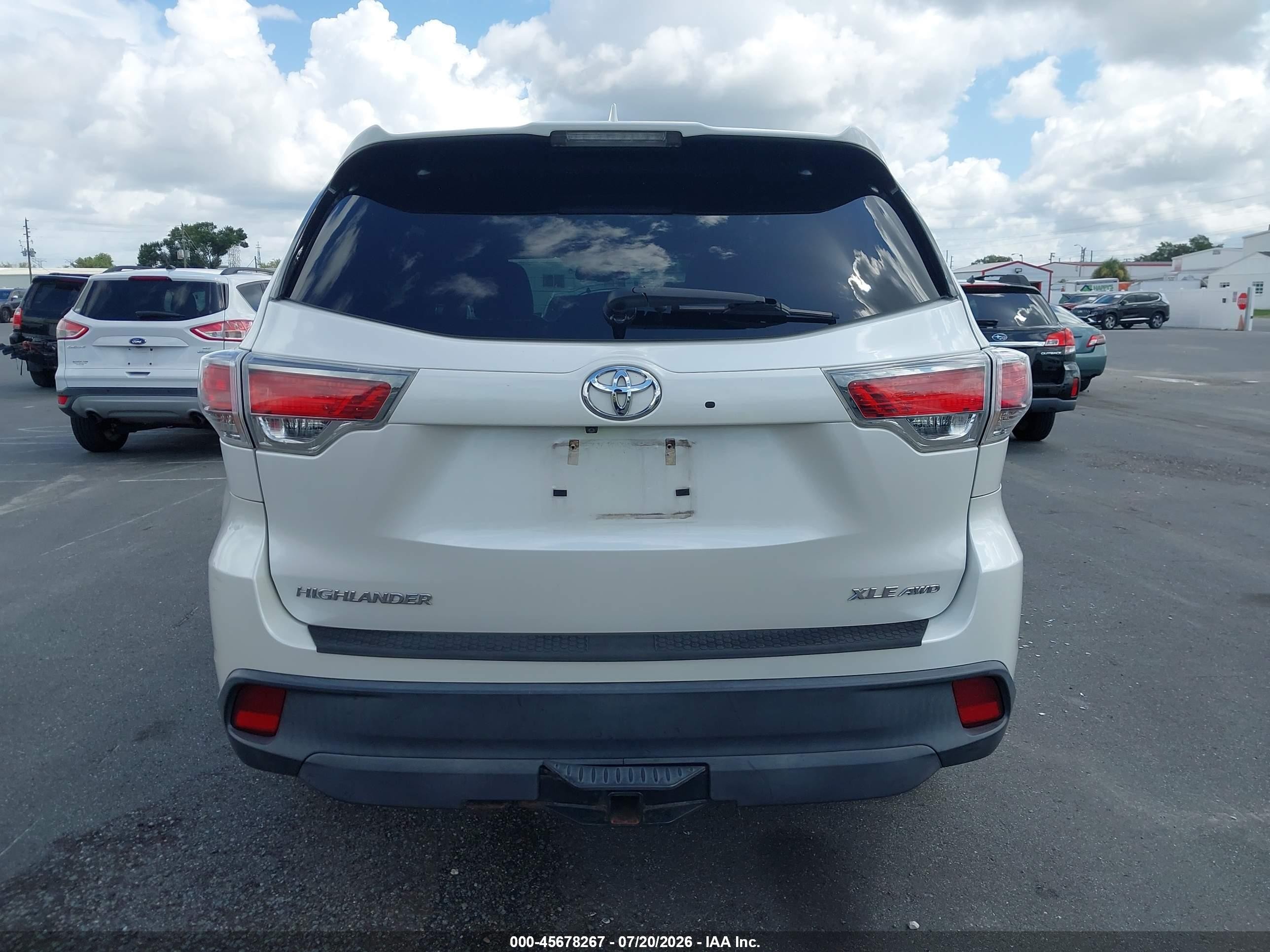 2015 Toyota Highlander Xle V6 White vin: 5TDJKRFH4FS181870