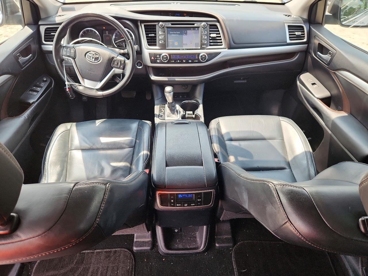 2015 Toyota Highlander Xle Silver vin: 5TDJKRFH4FS182209