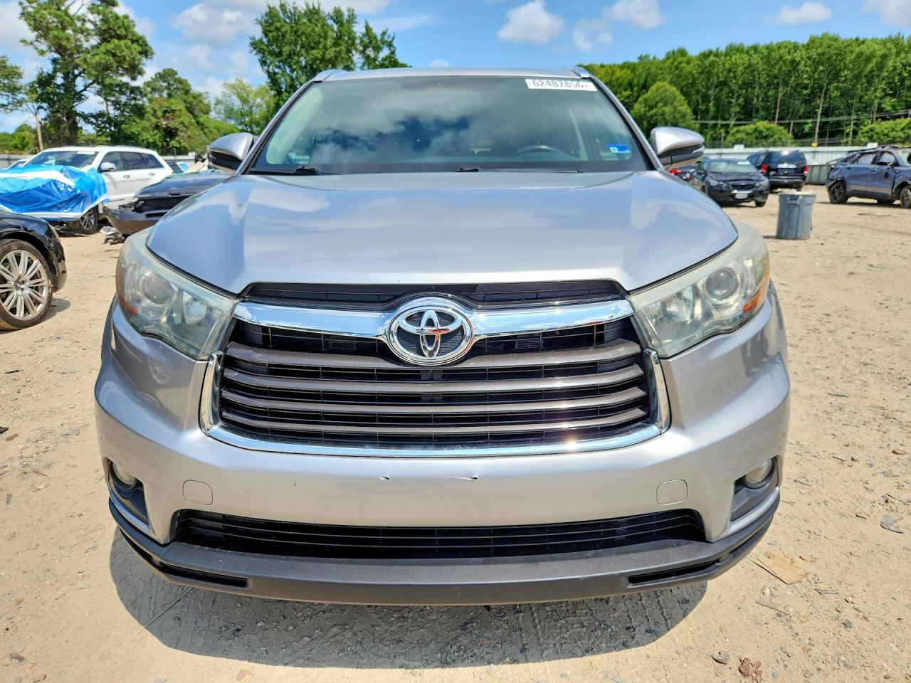 2015 Toyota Highlander Xle Silver vin: 5TDJKRFH4FS182209