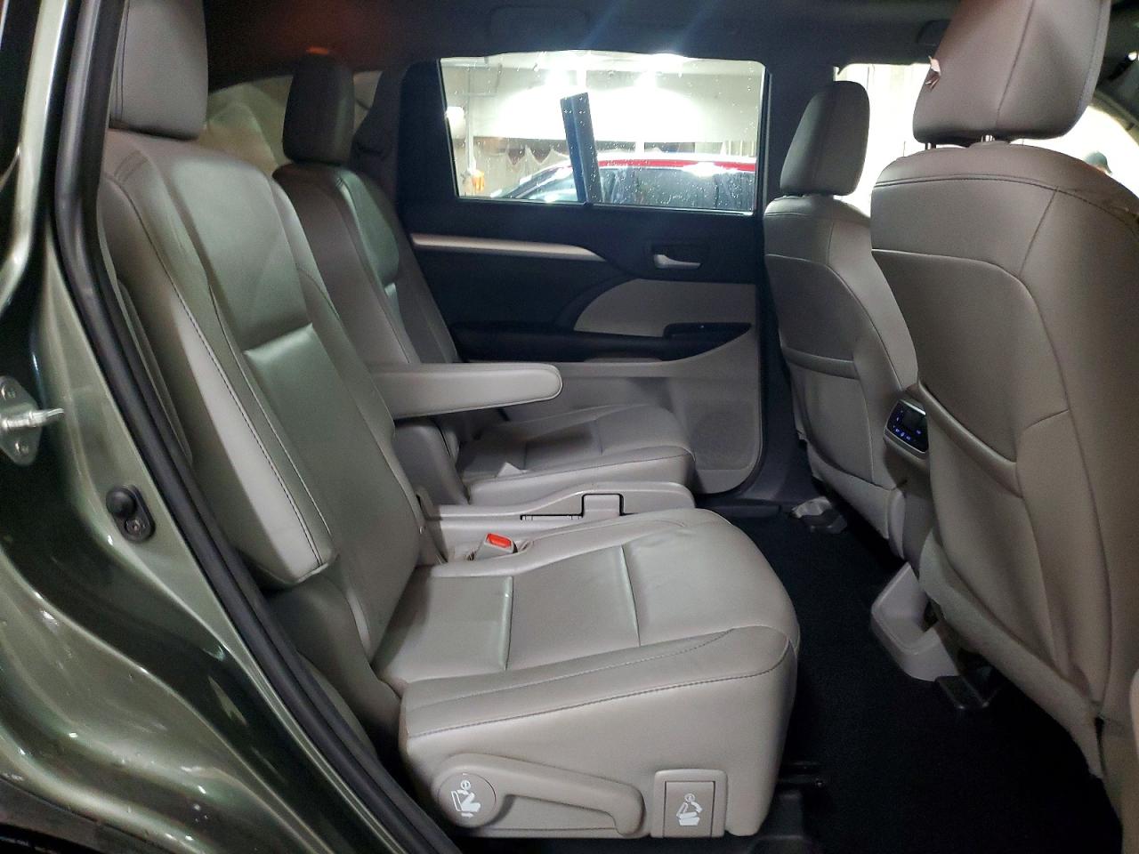 2015 Toyota Highlander Xle Green vin: 5TDJKRFH4FS217640