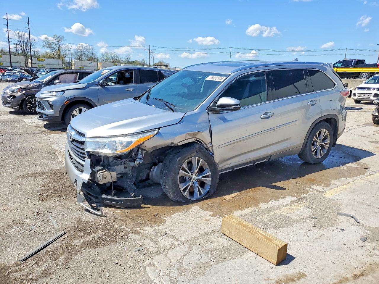 2014 Toyota Highlander Xle Silver vin: 5TDJKRFH5ES054768